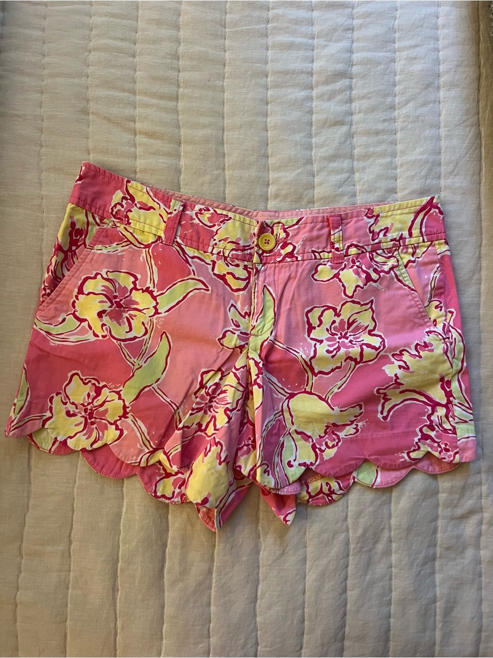 Lilly Pulitzer scallop shorts